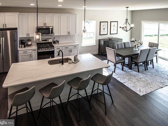 7th image of this home