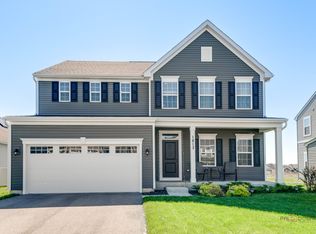 1813 Tall Oaks Dr, Antioch, IL 60002