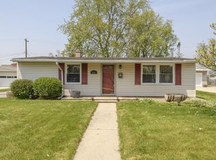 2608 Pinehurst Ave, Racine, WI 53403
