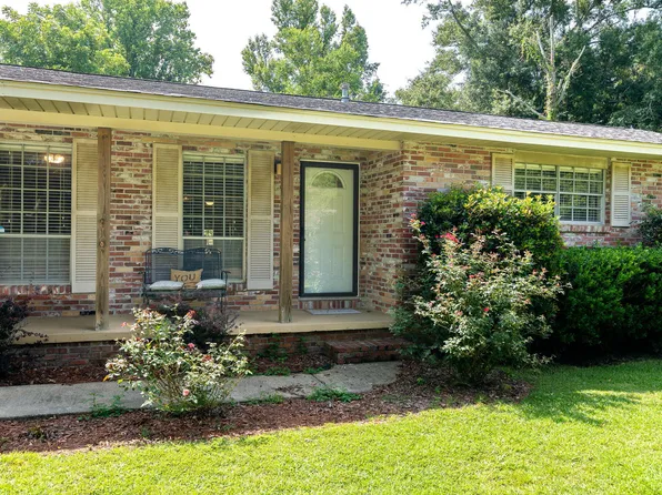 102 Sunset Dr, Petal, MS 39465