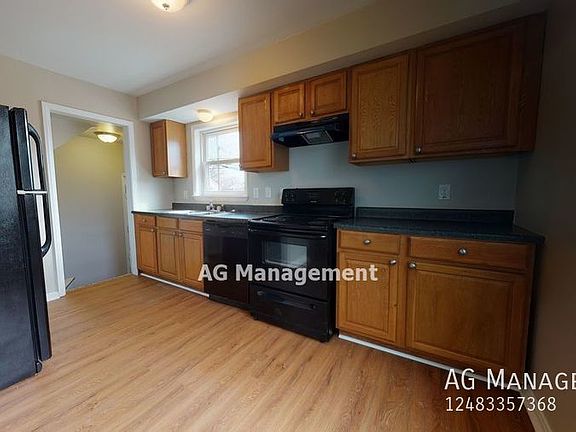 2nd image of 606 White Ave