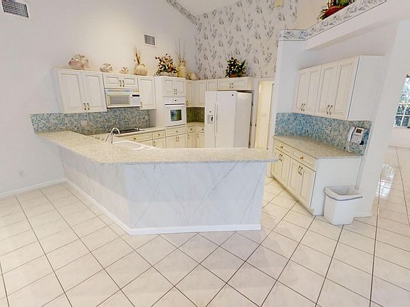 4th image of 8507 Aryshire Court