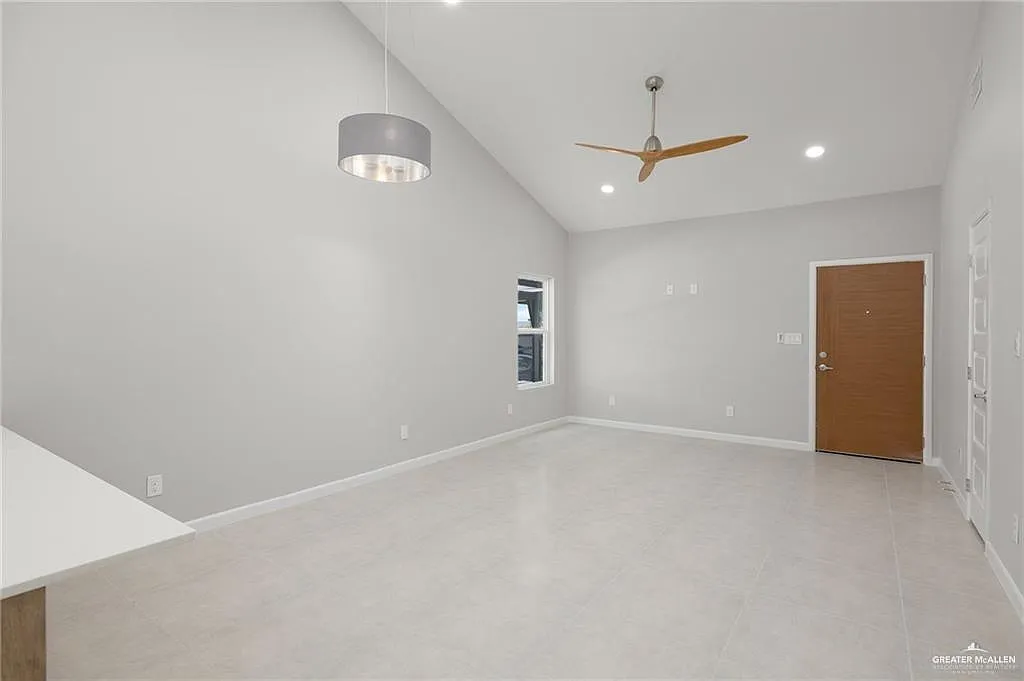 2 bed, 2.0 bath, 1080 sqft, $1,200 — Photo 3