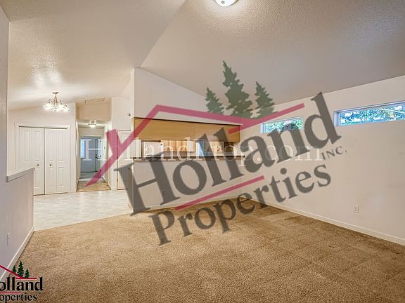 5th image of 4415 NE 88th Ave APT 3