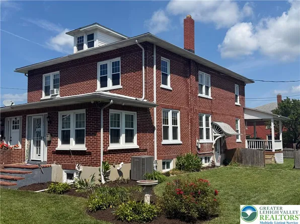 131 S Haas St, Topton, PA 19562