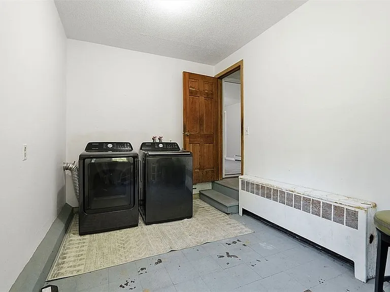 1107 N Pleasant St — Photo 27