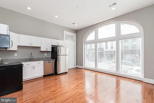 108 W Saratoga St #2 Photo 1