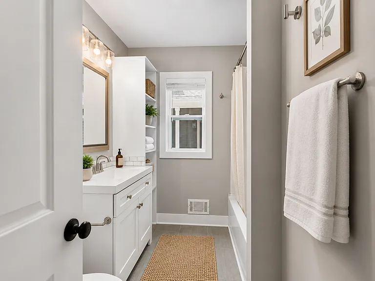 621 3rd St NW #2 — Photo 9