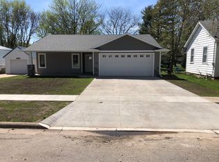 135 S Jefferson St, Hudson, IA 50643