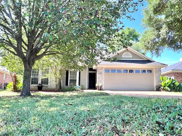 311 S Parkridge Dr, Benton, LA 71006