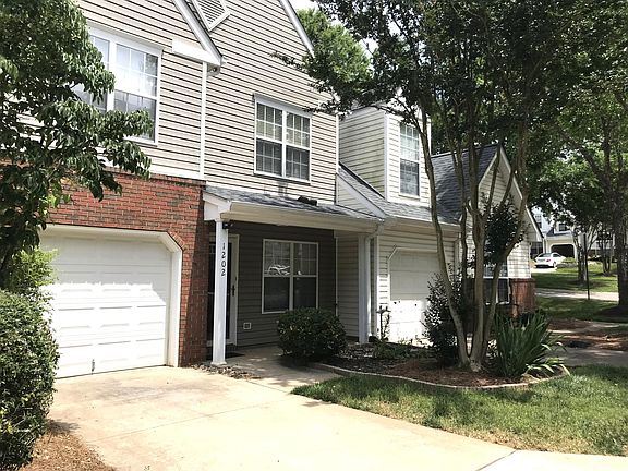 2nd image of 1202 Edenham Way