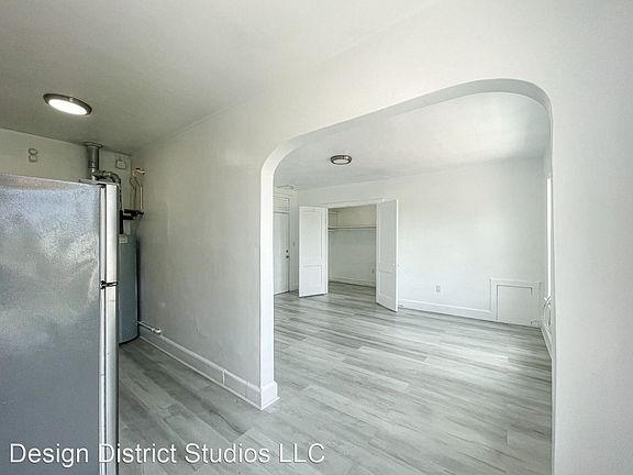 4th image of 177 NE 50th St APT 29