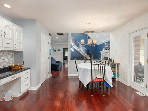 5th image of 7009 W Santa Fe Dr
