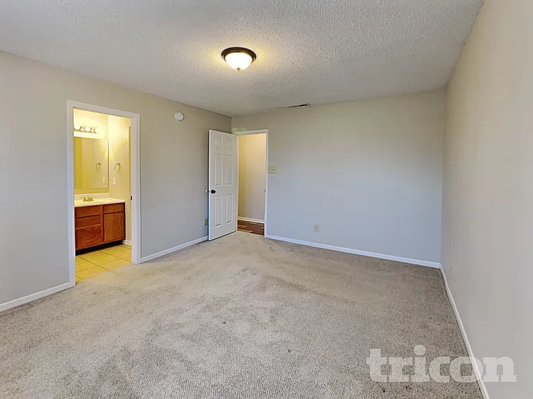 10800 Wymm Ln — Photo 5