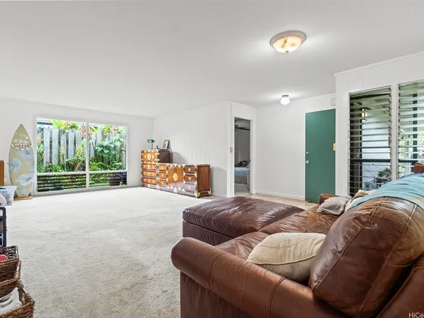 1074 Lunaai St, Kailua, HI 96734