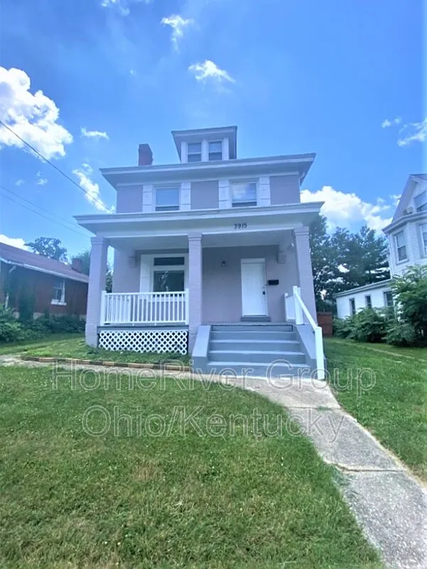 3915 Lovell Ave photo 1
