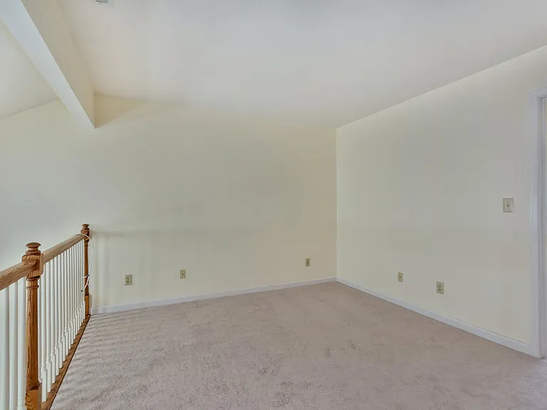 1482 Ashland Dr — Photo 8