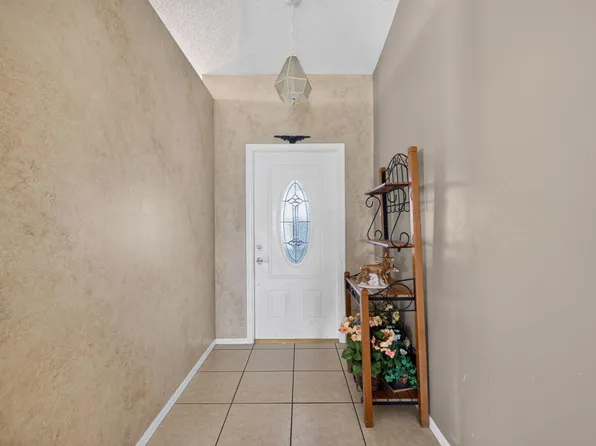 628 Stanford Lane, Port St Lucie, FL 34983