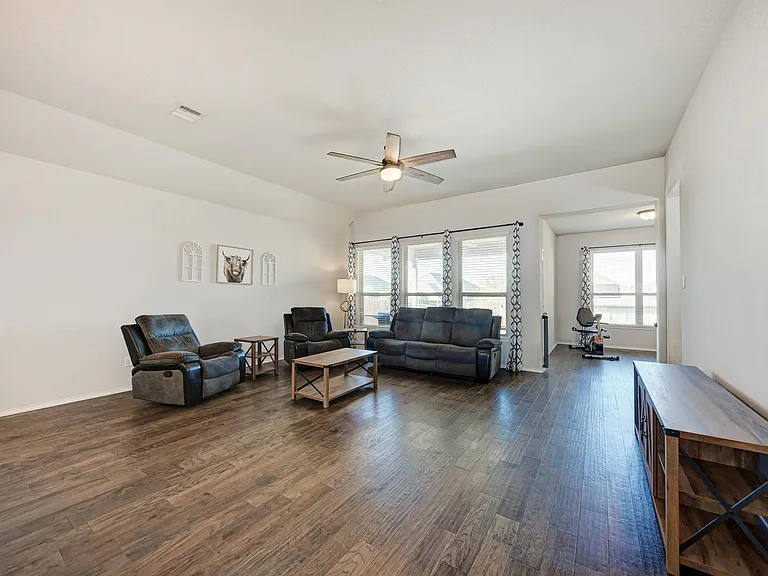 136 Finley St — Photo 15
