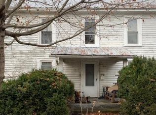 1013 College St, Narrows, VA 24124