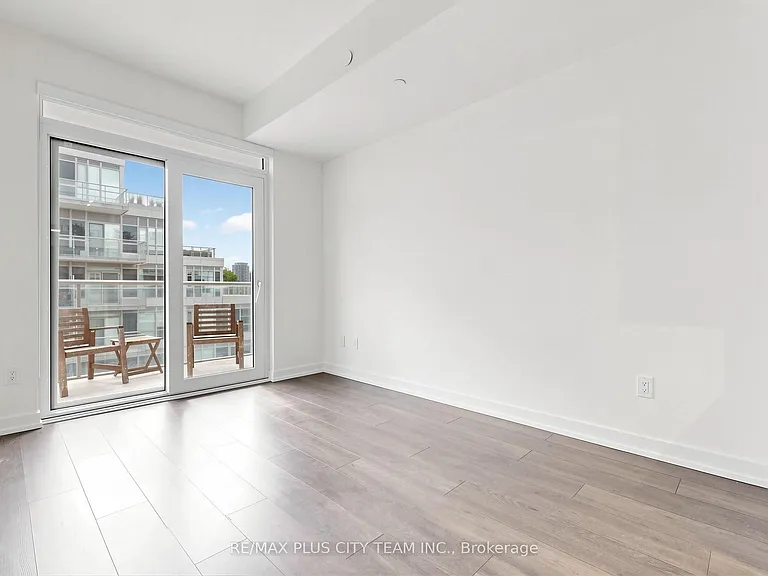 150 Logan Ave #622 — Photo 4