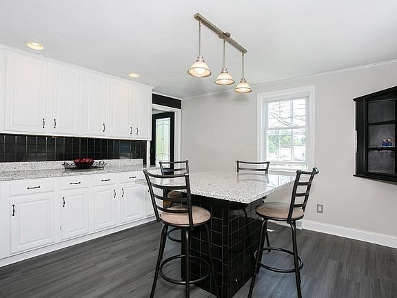 5th image of 314 N Bedford St