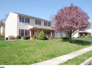 107 Cameron Dr, Douglassville, PA 19518