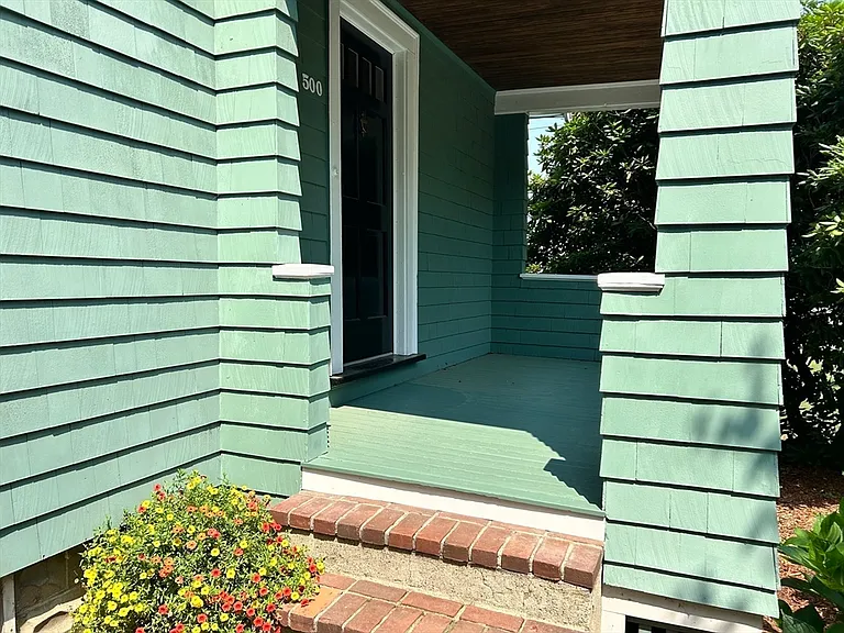 500 Lowell St — Photo 17
