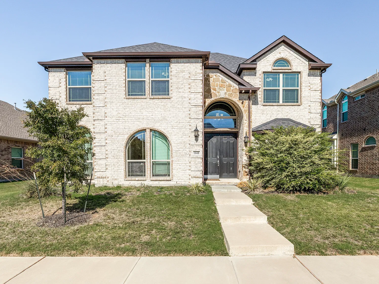 5 bed, 3.5 bath, 3461 sqft, $4,500 — Photo 1