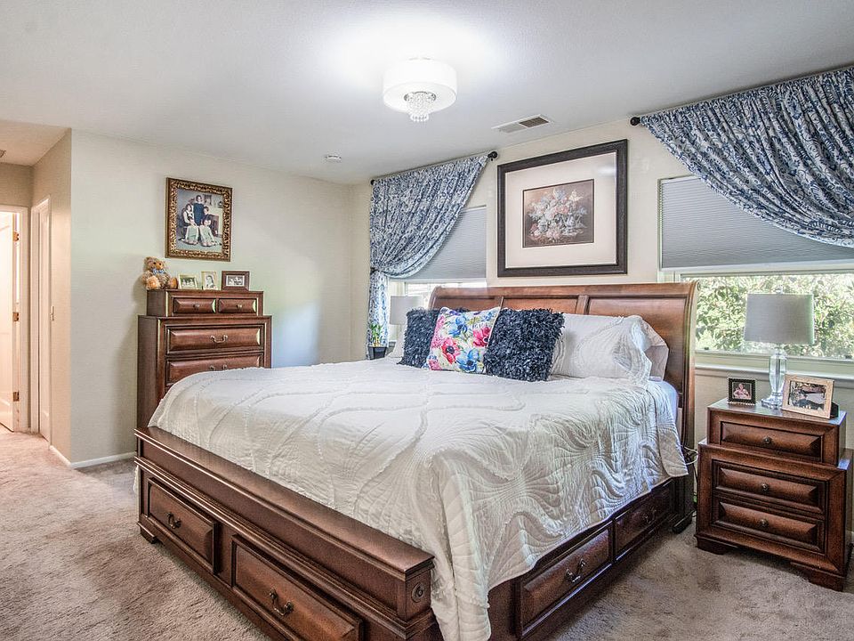 84 S Park St, Porterville, CA 93257 | Zillow