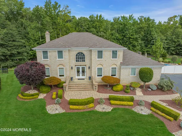 5 Ike Court, Marlboro, NJ 07746
