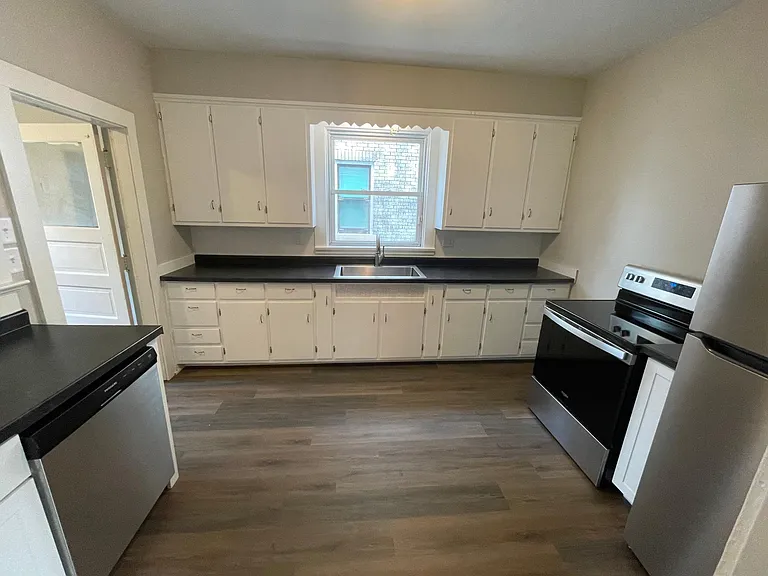 1845 Crescent Ave — Photo 11