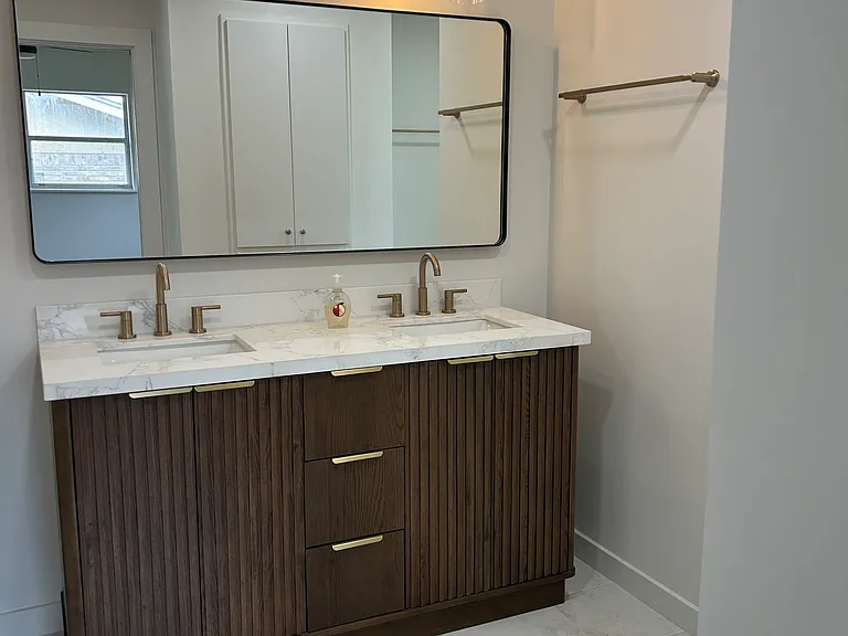 Main bath with shower