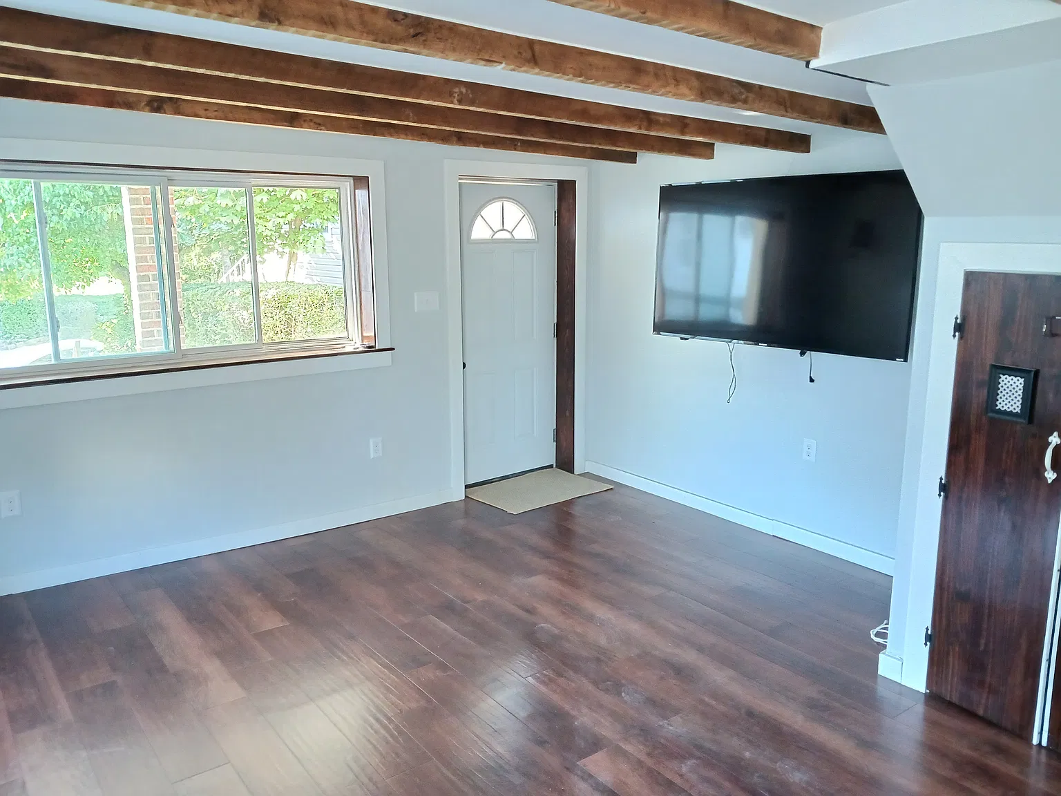 2 bed, 995 sqft, $1,950 — Photo 2
