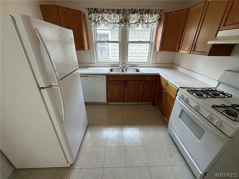 394 Taunton Pl #2 — Photo 16