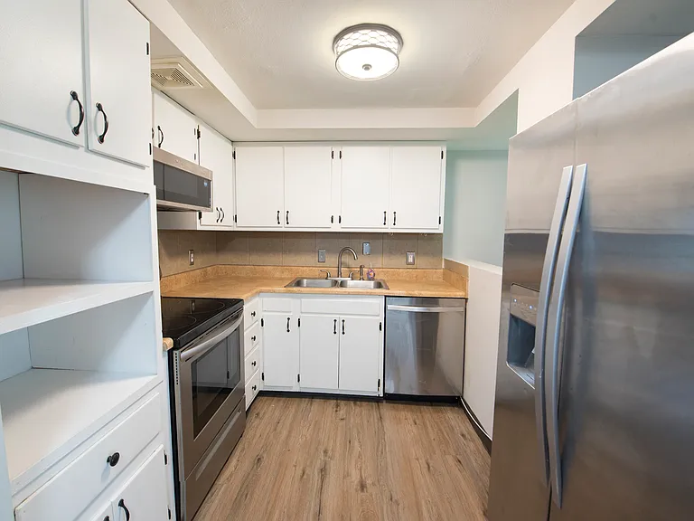 3700 Caracas Dr — Photo 22
