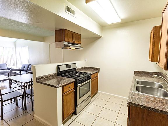 5th image of 530 W Gutierrez St #B