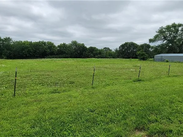 801 S McKinley Ave, La Harpe, KS 66751
