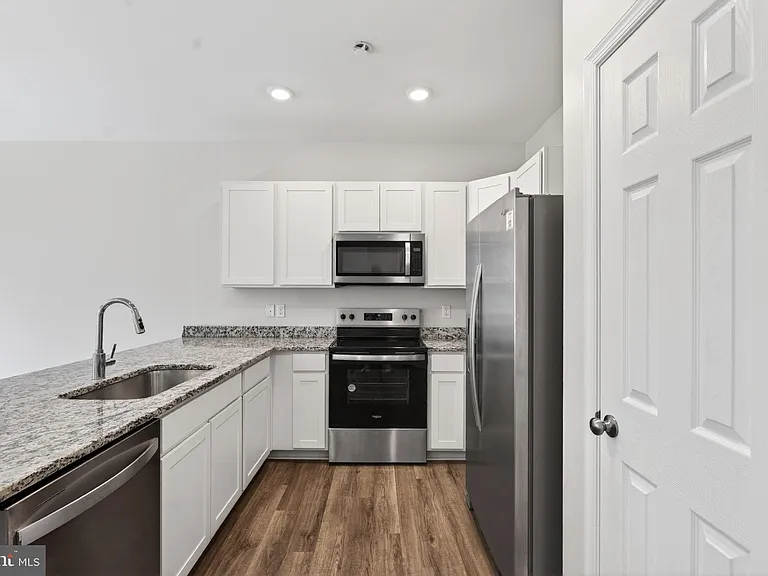 183 Caterpillar Dr — Photo 10