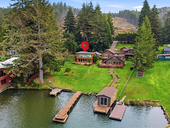 3rd image of 1349 NE East Devils Lake Rd