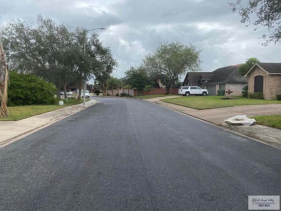 4th image of 1061 Plantation Dr