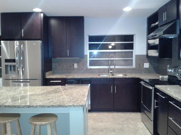 4th image of 1804 Plainfield Ave