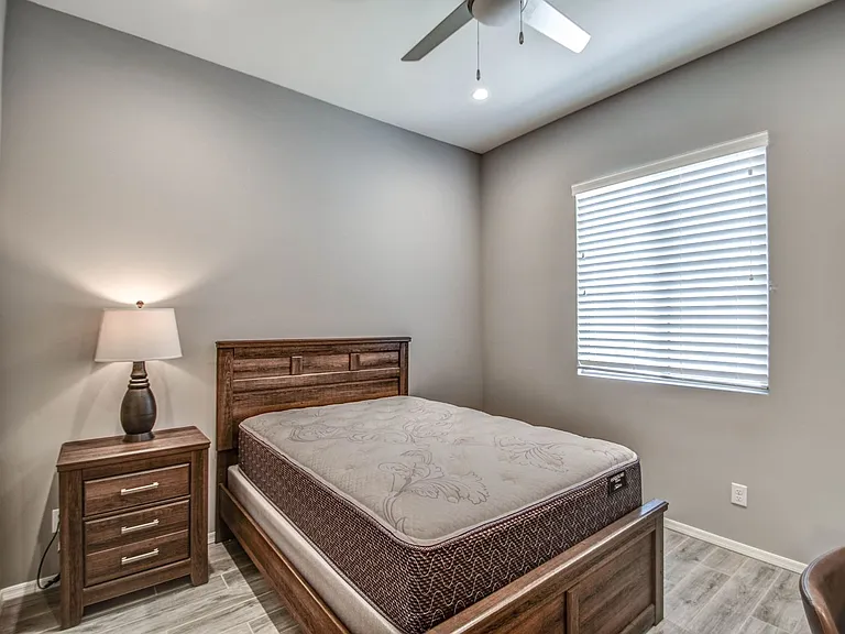 1037 S Farmer Ave — Photo 14