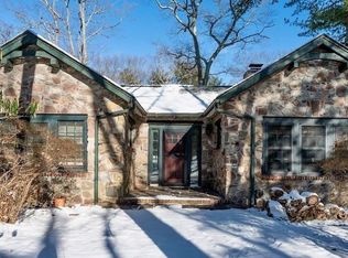 31 Hillside Rd, Stony Brook, NY 11790