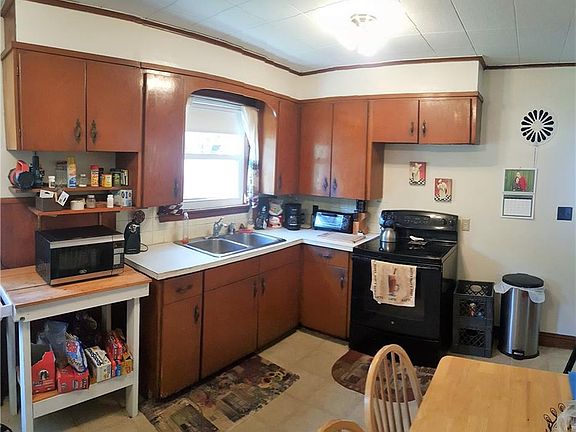 2nd image of 125 Mearns Ave