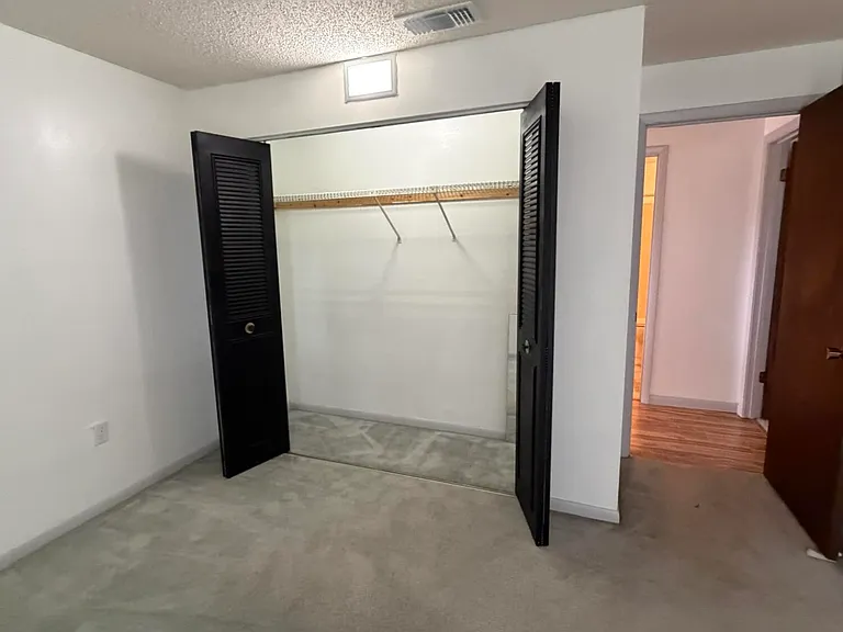 2201 SW 28th St #50 — Photo 15