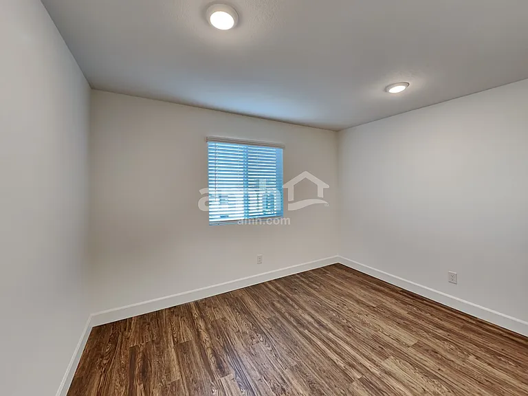 3352 Blodwen St — Photo 13