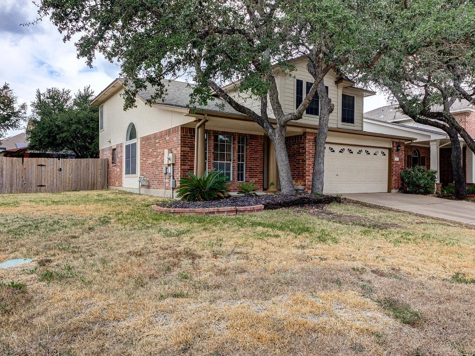 4 bed, 2.5 bath, 2143 sqft, $2,150 — Photo 2