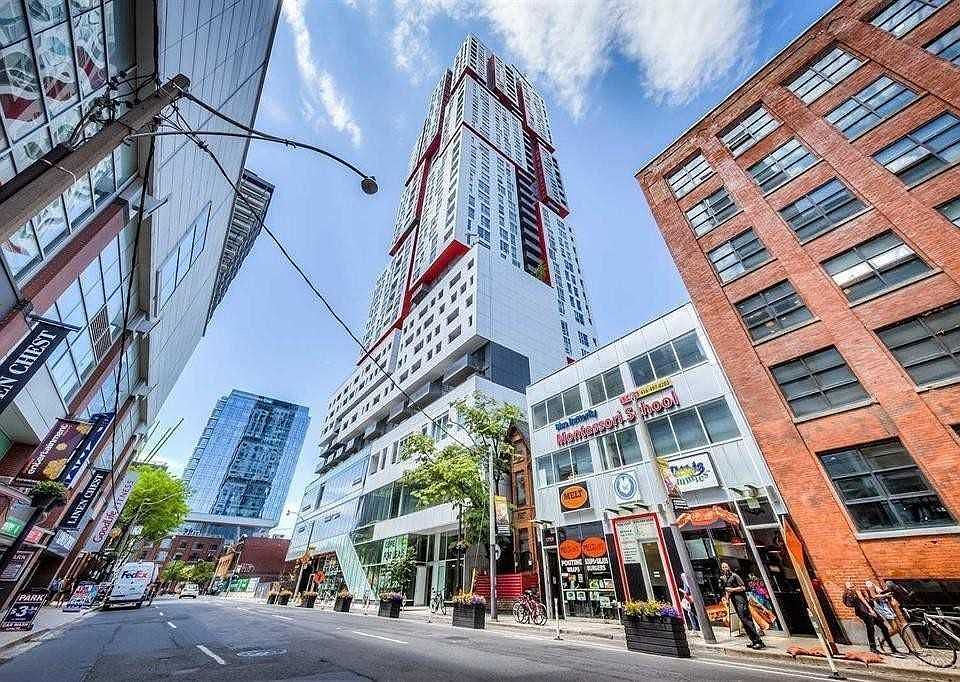 1st image of 318 Richmond St W #916