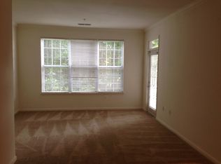 9700 Skyhill Way APT 204, Rockville, MD 20850